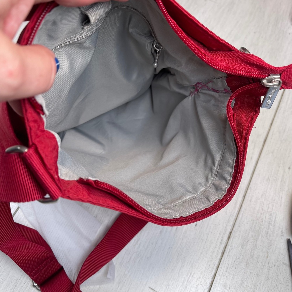 Baggallini Crossbody Bag Red OS Excellent Quilted Nylon Travel Messenger - Picture 10 of 16